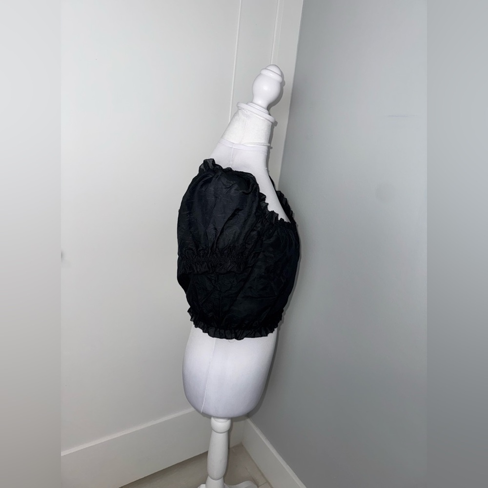 Alice + Olivia Peggy Button Down Crop Top in Black/ Size Medium - Picture 6 of 10